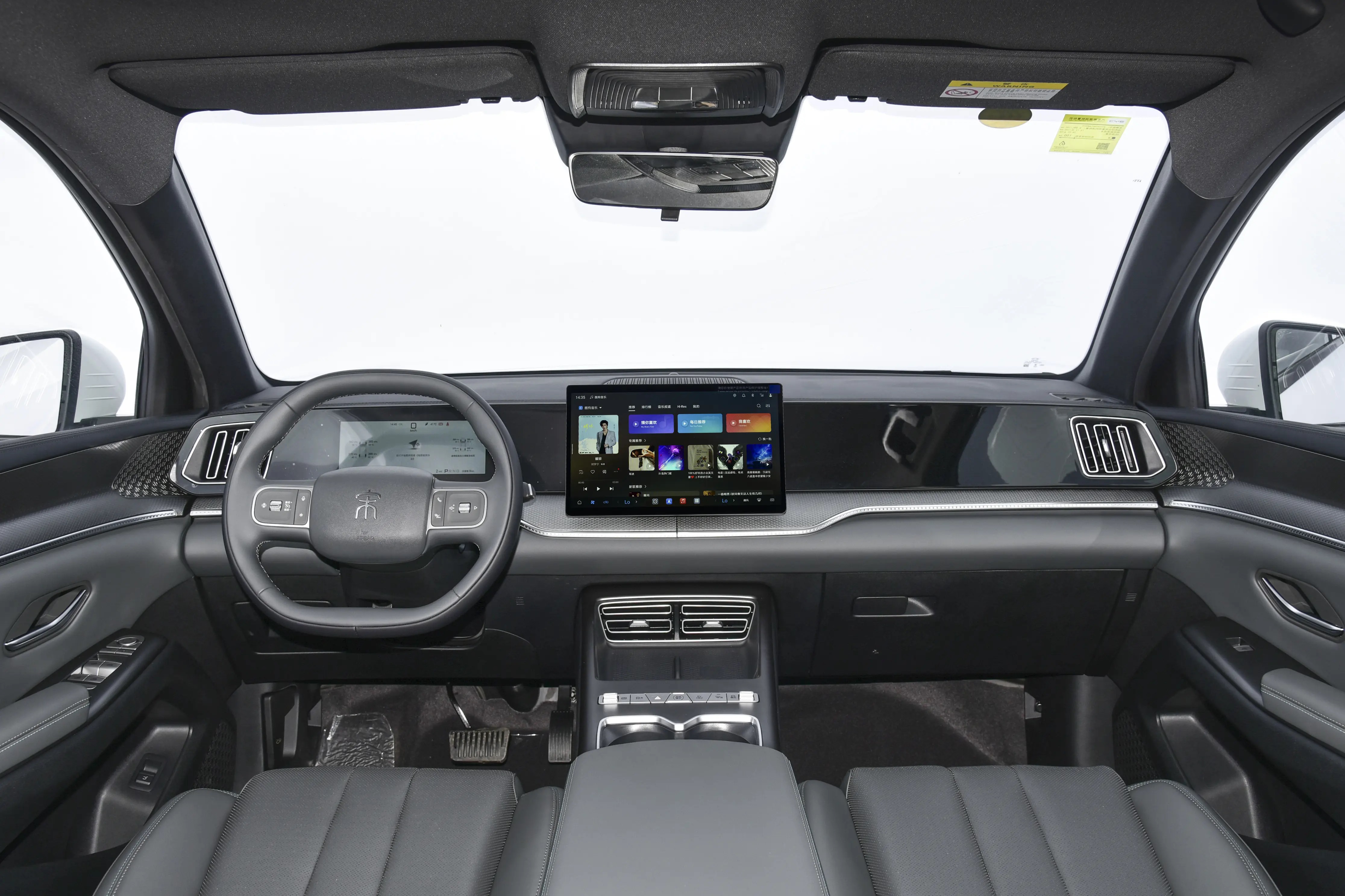 BYD Song Pro DM-i Interior & Features 1