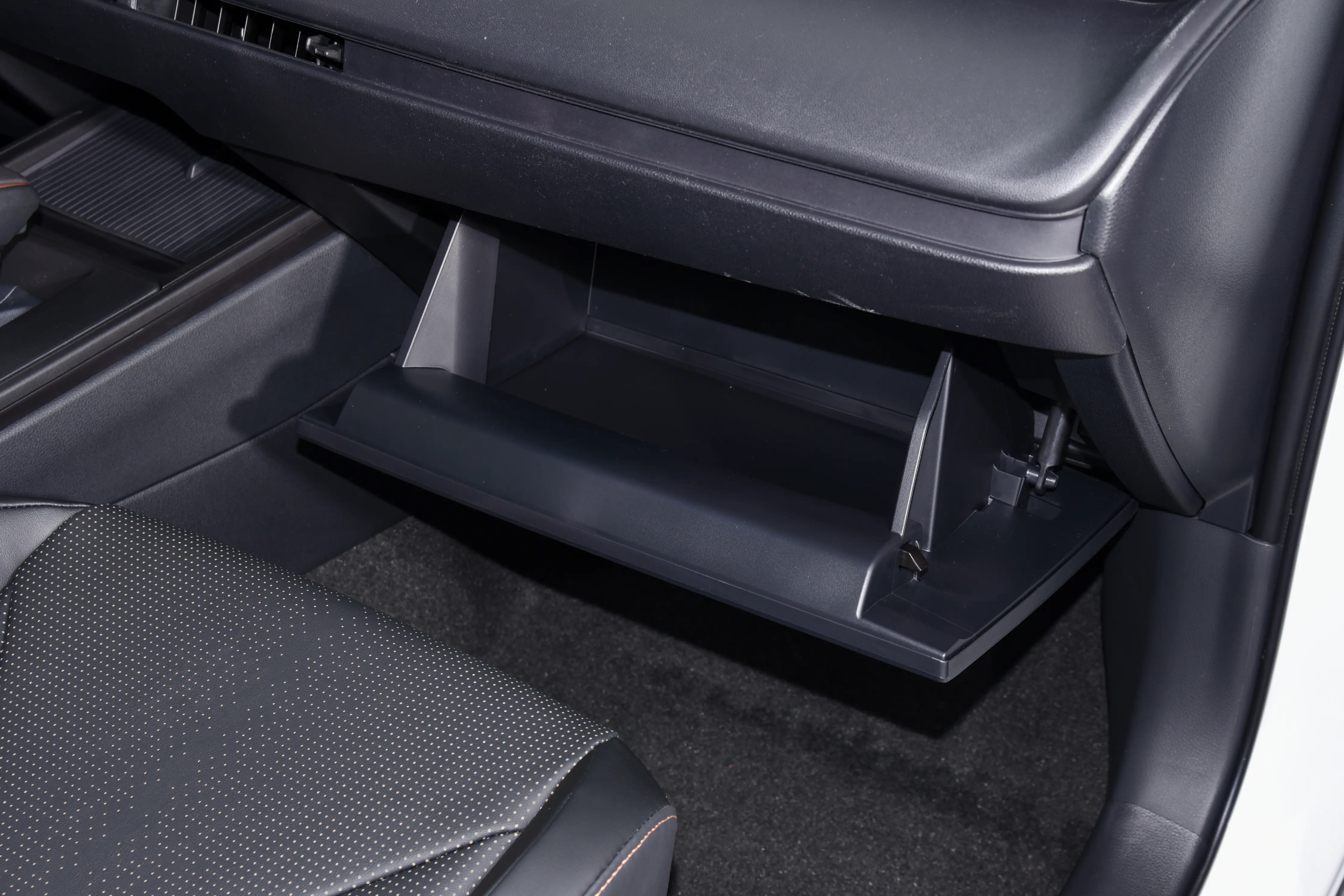 Toyota Corolla Cross Interior & Features 7
